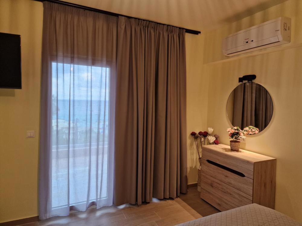 Apartament Solymar Prive Archangelos  Zewnętrze zdjęcie